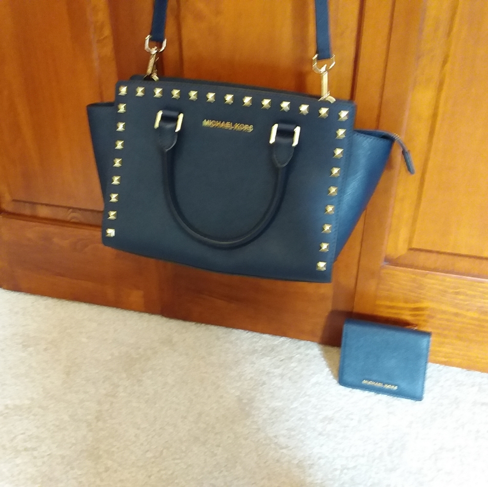 Michael kors handbag with wallet